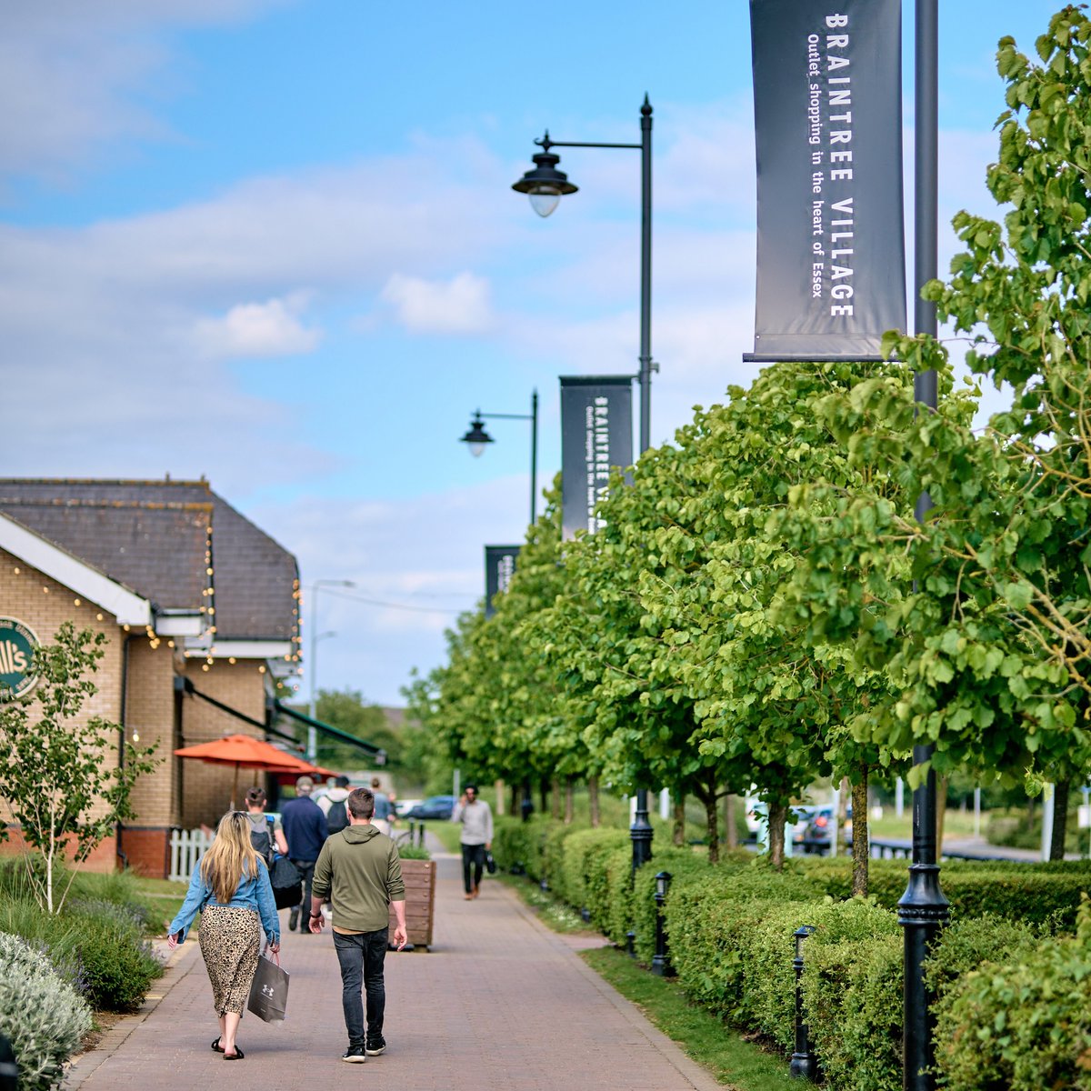 Who's excited for the August Bank Holiday? 👋

With the kids back to school soon, this is your last chance to enjoy some summer sun! ☀️🍹

Planning a trip to the centre? Check out our opening hours: braintree-village.com/your-visit/ope…

Let's make the most of the long weekend! 🎉