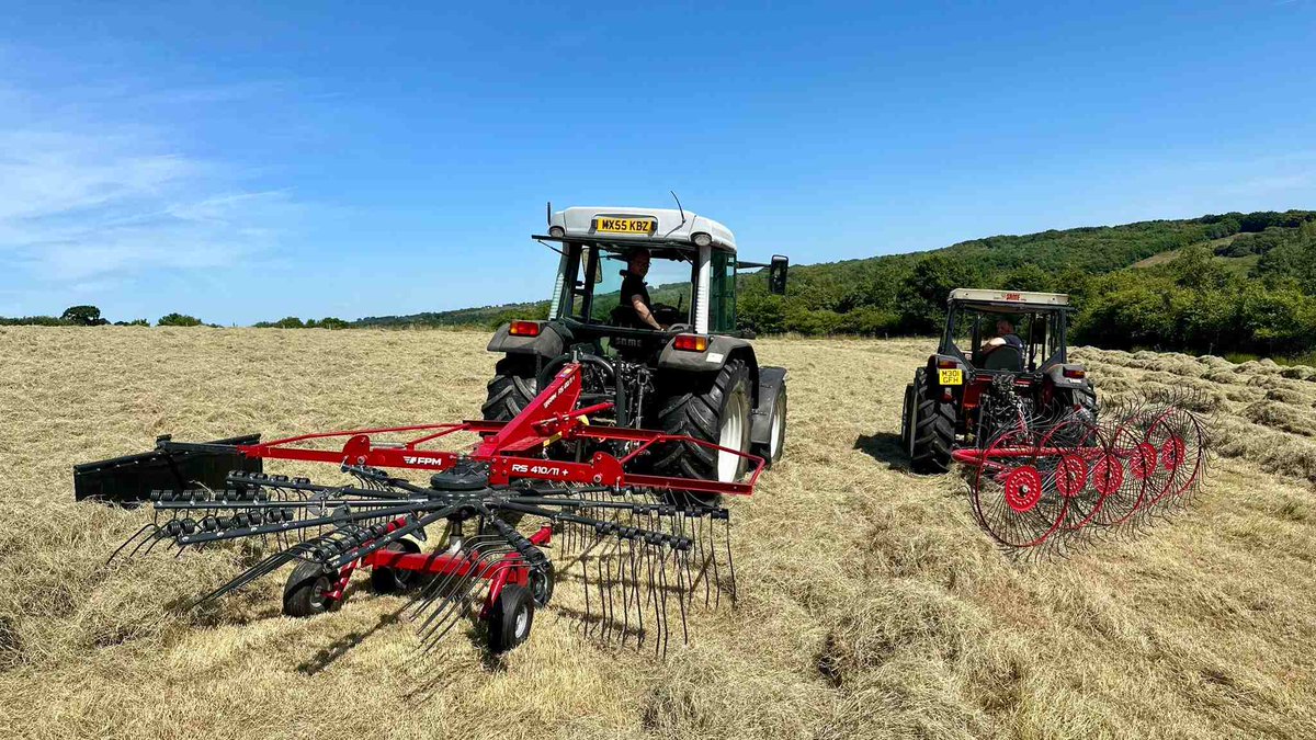 There are plenty of reasons for hay rakes but which type does the best job for the best price? Find out more here: farmtechsupplies.com/2024/08/29/rea…