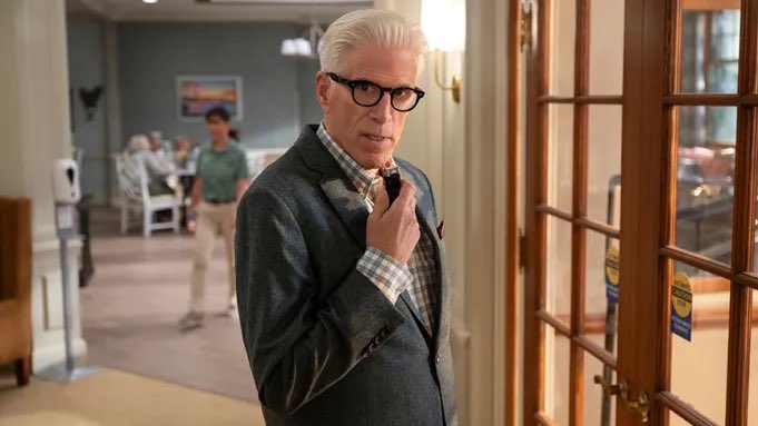 DiscussingFilm's tweet photo. First look at ‘A MAN ON THE INSIDE’, a new series from ‘The Good Place’ creator Mike Schur.

The series follows a man who gets a new lease on life after answering an ad from a PI and becoming a mole in a secret investigation.

Releasing in November on Netflix. https://t.co/SmoaVhIB7k