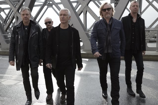 Had the super talented bass player Chris Childs, live in the studio recently <a href="/WeAreBCR/">Black Country Radio</a> Chris, who has played with Thunder for almost 30 years. He also plays with <a href="/atackband/">info@atackband.com</a> @OfficialTyketto <a href="/ultimateeagles/">Ultimate Eagles</a>. 
#BlackCountryRadio #RadioPresenter