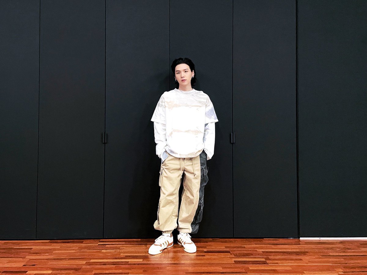 MxMinSuga's tweet photo. — 📊 | Agust D entra al Top 40 en el Ranking de Artistas Globales.

• 📝 Es el segundo artista asiático más consumido en todas las plataformas digitales en el mundo.

#BesideSUGA
#WeLoveUSuga
#YoongiNeverWalksAlone https://t.co/3P40uDIoG4