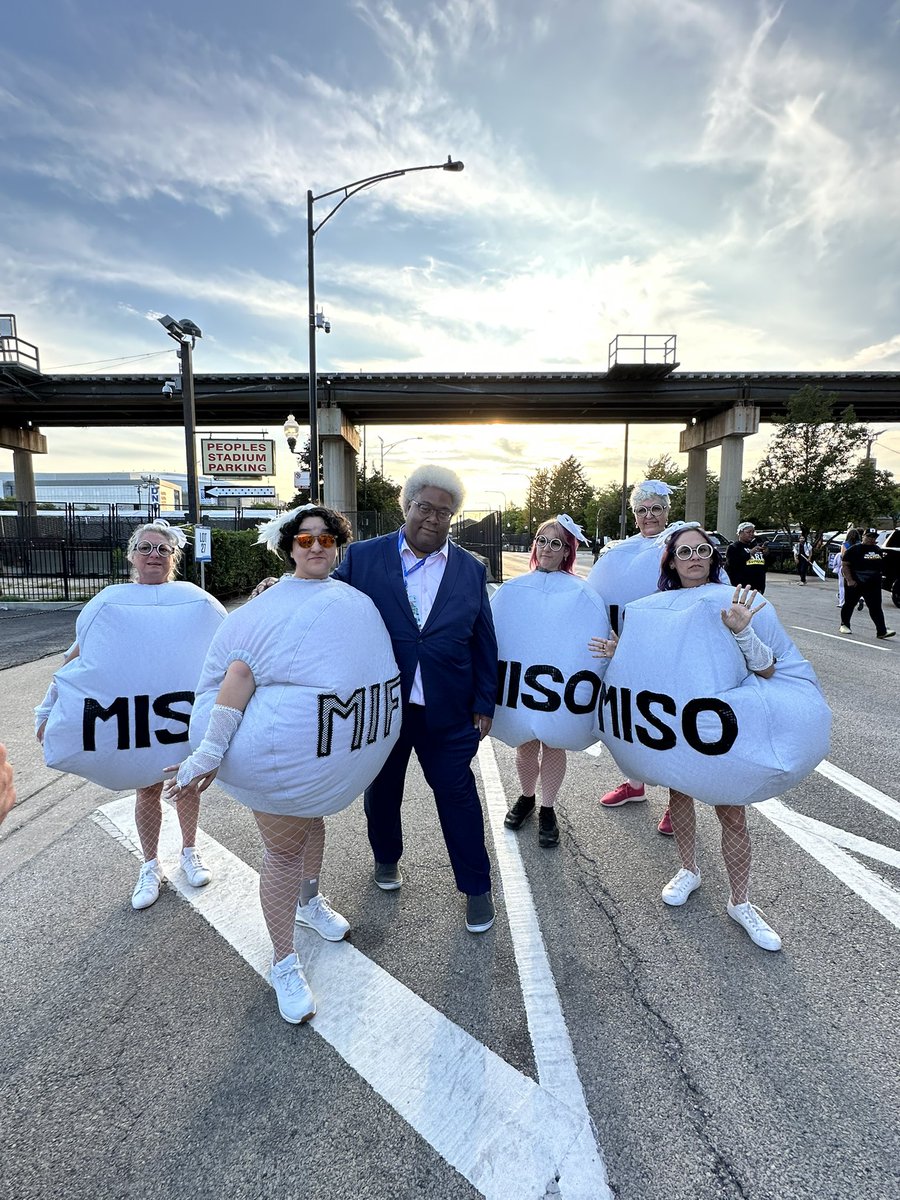 ElieNYC's tweet image. Proof, via @lizzwinstead, that abortion pills were available at the DNC… IF you were cool enough for them to like you. :)