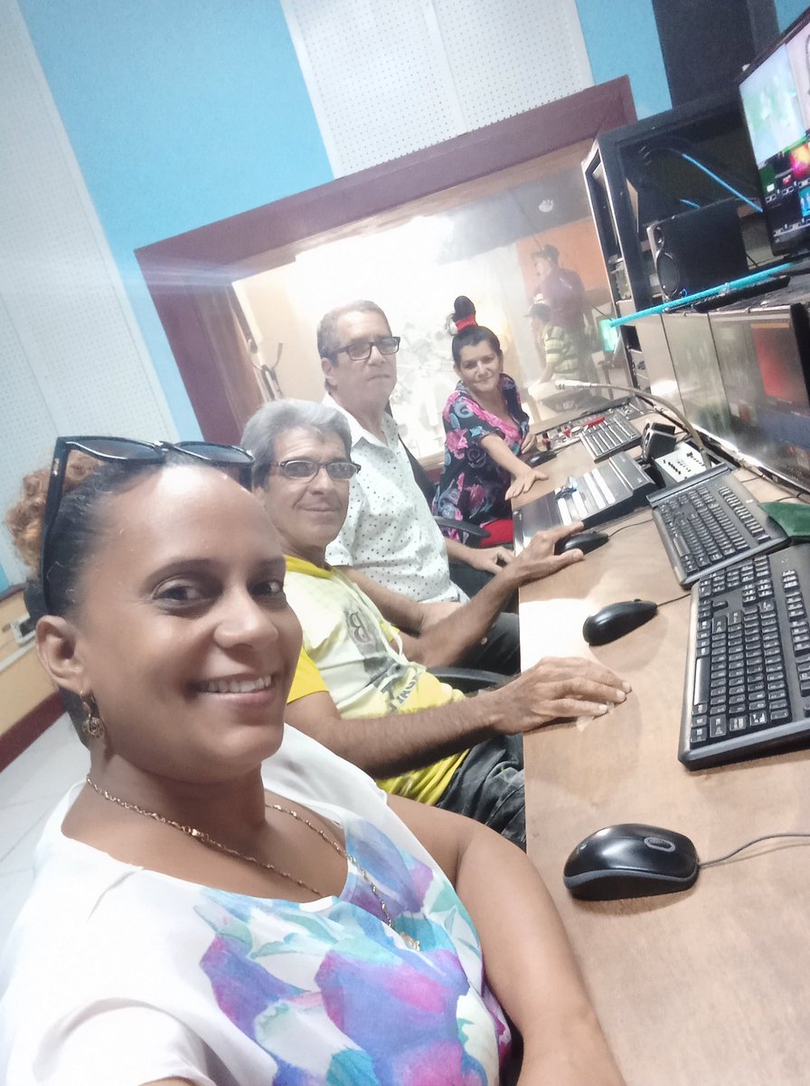 DailieTablada's tweet photo. #MujeresEnRevolucion desde #Guantanamo haciendo televisión para el pueblo. Muchas felicidades en este 23 de agosto https://t.co/0Rz1UHbzqA