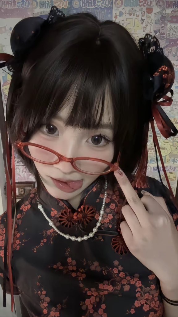 【网友投稿 No.1009】景德镇陶瓷大学眼镜小姐姐  #眼镜娘 #眼镜妹 #投稿 #反差 #投稿曝光 #女友 #女友分享 #女友系列 #女同学 #女同事 https://t.co/7c0goT311r