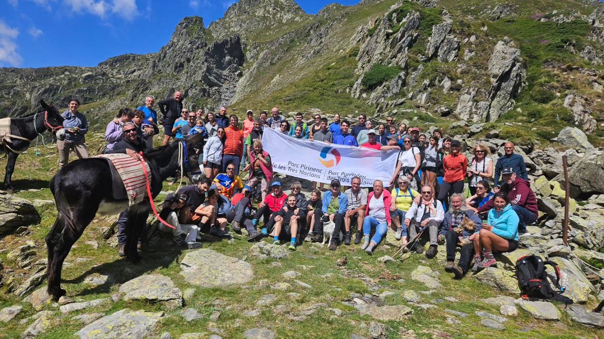 🎉 Avui hem celebrat la 8a trobada transfronterera al Port de #Tavascan amb gairebé un centenar de persones, en el marc del Parc Pirinenc de les Tres Nacions! 🌍 Una jornada plena d'amistat i natura als Pirineus. 
Fil🧵
#PNAltPirineu #ParcPirinencdelesTresNacions #Pirineus