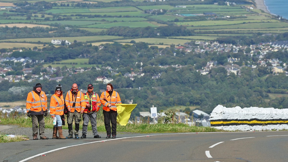 UPDATE: There is still a requirement for a further 15 marshals to be able to run the session this evening, if there are any experienced marshals available to support this evening's session please make yourself known at the TT Marshals marquee🧡🦺