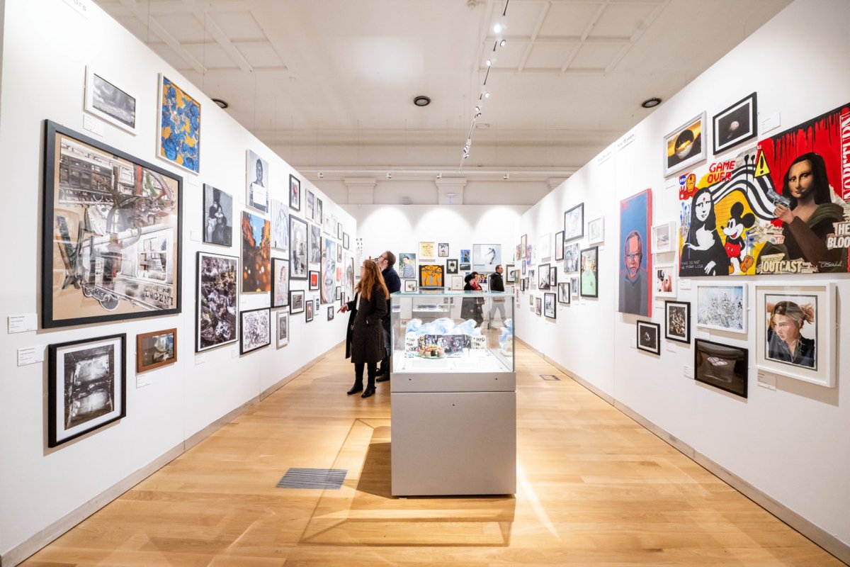 Applications now live for the #Openexhibition!

The Open is our annual exhibition for #EastMidlands. Apply to showcase your art, craft, and photography here at #LeicesterMuseum

Find our more and apply by 1pm, Monday 30 September. 
leicestermuseums.org/arts/arts-in-l…
