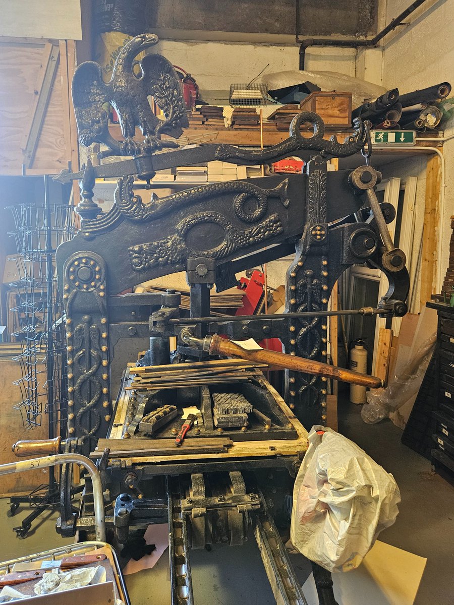 A few days ago, our printern Kat accidentally stumbled into the workshop of <a href="/GlasgowPress/">Glasgow Press</a> while out and about - but what a glorious discovery!
It's always a pleasure to visit other #letterpress workshops in Scotland, especially when they have a Columbian as beautiful as this one!