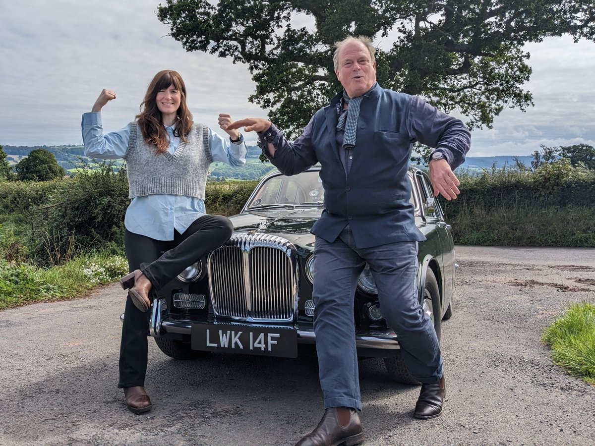 It's the match of the century this week on #AntiquesRoadTrip!🥳

Who's excited to see <a href="/natasharadio/">Natasha Raskin Sharp</a> and James Braxton battling it out?🤚