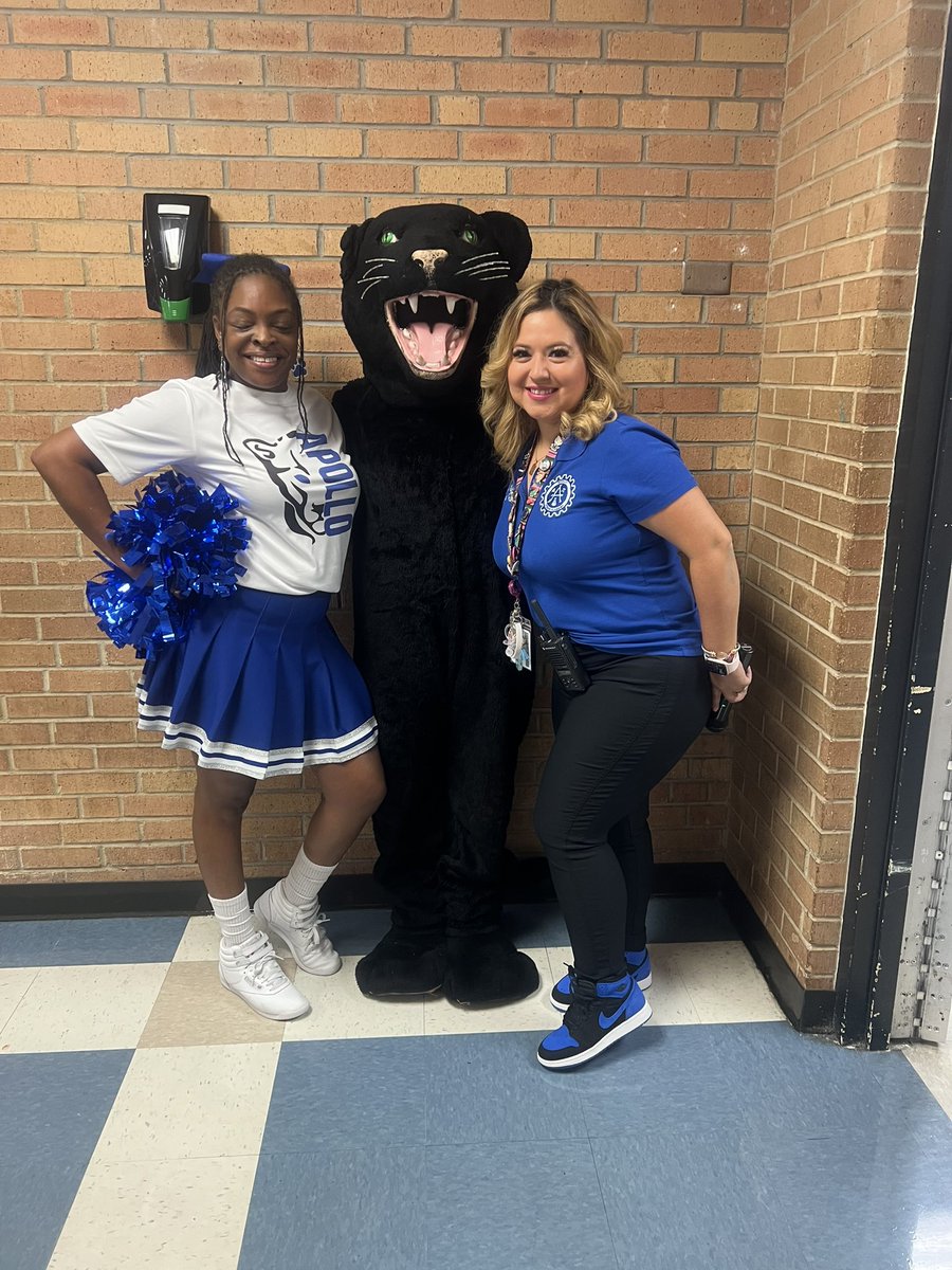Erika Meador (@erikameador2) on Twitter photo In the words of Lizzie McGuire, this is what dreams are made of. 🥹
#apollogearup
<a href="/yolanda_gaither/">Yolanda Jackson-Gaither</a>
<a href="/LamaestraBrenda/">Brenda Martinez, M.Ed., M.A.(she/her/hers)</a>
<a href="/Apollo_JH/">Apollo STEAM Academy</a> In the words of Lizzie McGuire, this is what dreams are made of. 🥹
#apollogearup
<a href="/yolanda_gaither/">Yolanda Jackson-Gaither</a>
<a href="/LamaestraBrenda/">Brenda Martinez, M.Ed., M.A.(she/her/hers)</a>
<a href="/Apollo_JH/">Apollo STEAM Academy</a>