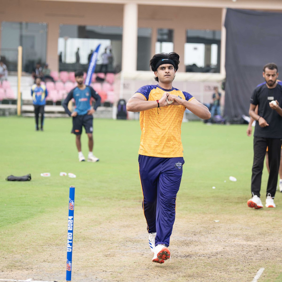 t20uttarpradesh's tweet photo. Spotted! 👁️👁️ Falcons on the Field! 🦅

#CricketKaMahaSangram takes flight on 25th August! 🏏 

@UPCACricket | @LucknowFalcons 

#UPT20 #UPT20League #UPT20Season2 #Cricket #LucknowFalcons https://t.co/6U8jIBZAEd