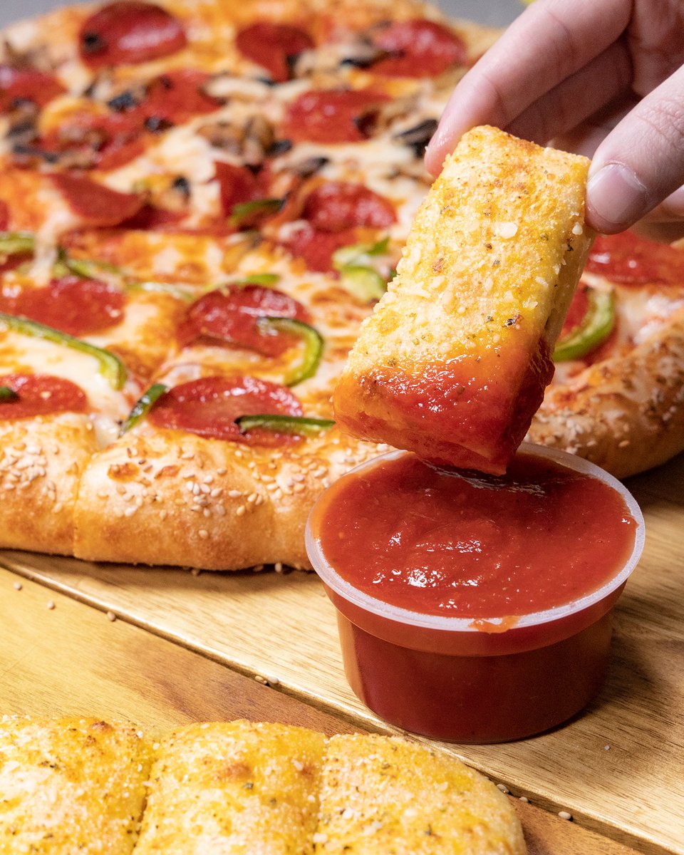 Hungry Howie's FL tweet media