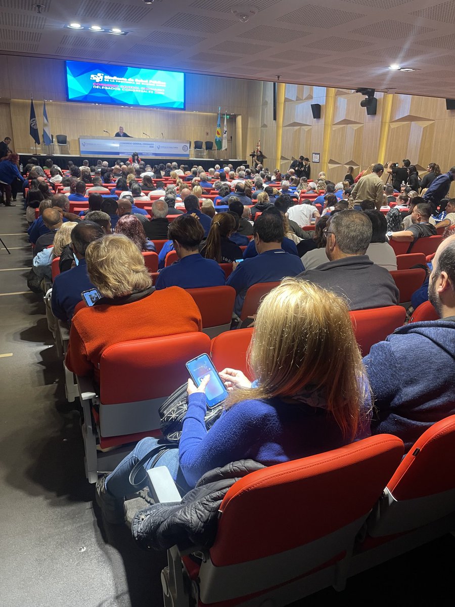 Participando en el congreso del sindicato de Salud Pública de la Pcia de Bs As ⁦<a href="/SergioOyhamburu/">Sergio Oyhamburu</a>⁩ ⁦<a href="/hectordaer/">Héctor Daer</a>⁩ ⁦<a href="/vascozubieta/">Zubieta Miguel Angel</a>⁩ @