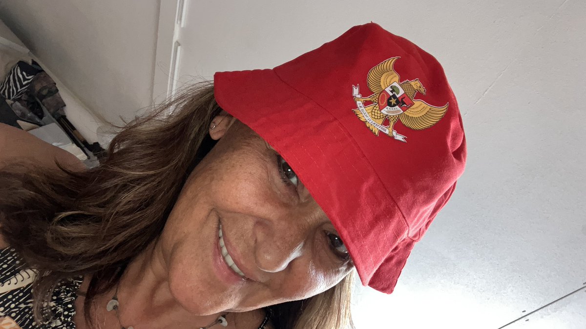 Bat-Ik Indonesië stoffige hoedjes te koop. Sponsor halimoon.nl projecten.