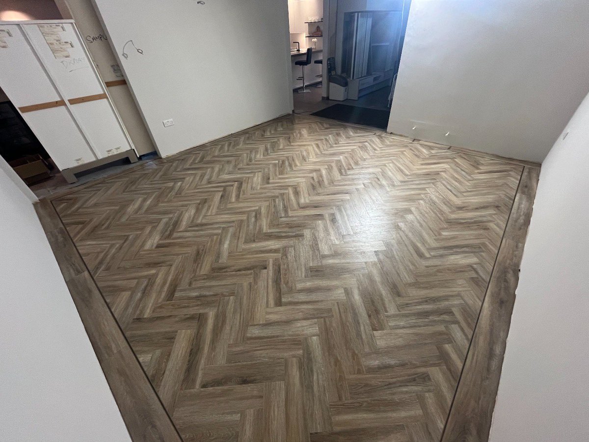 A wonderful fitting of <a href="/AmticoFlooring/">Amtico</a> by Kieran of <a href="/AkaFlooring/">AKA Flooring Ltd</a>