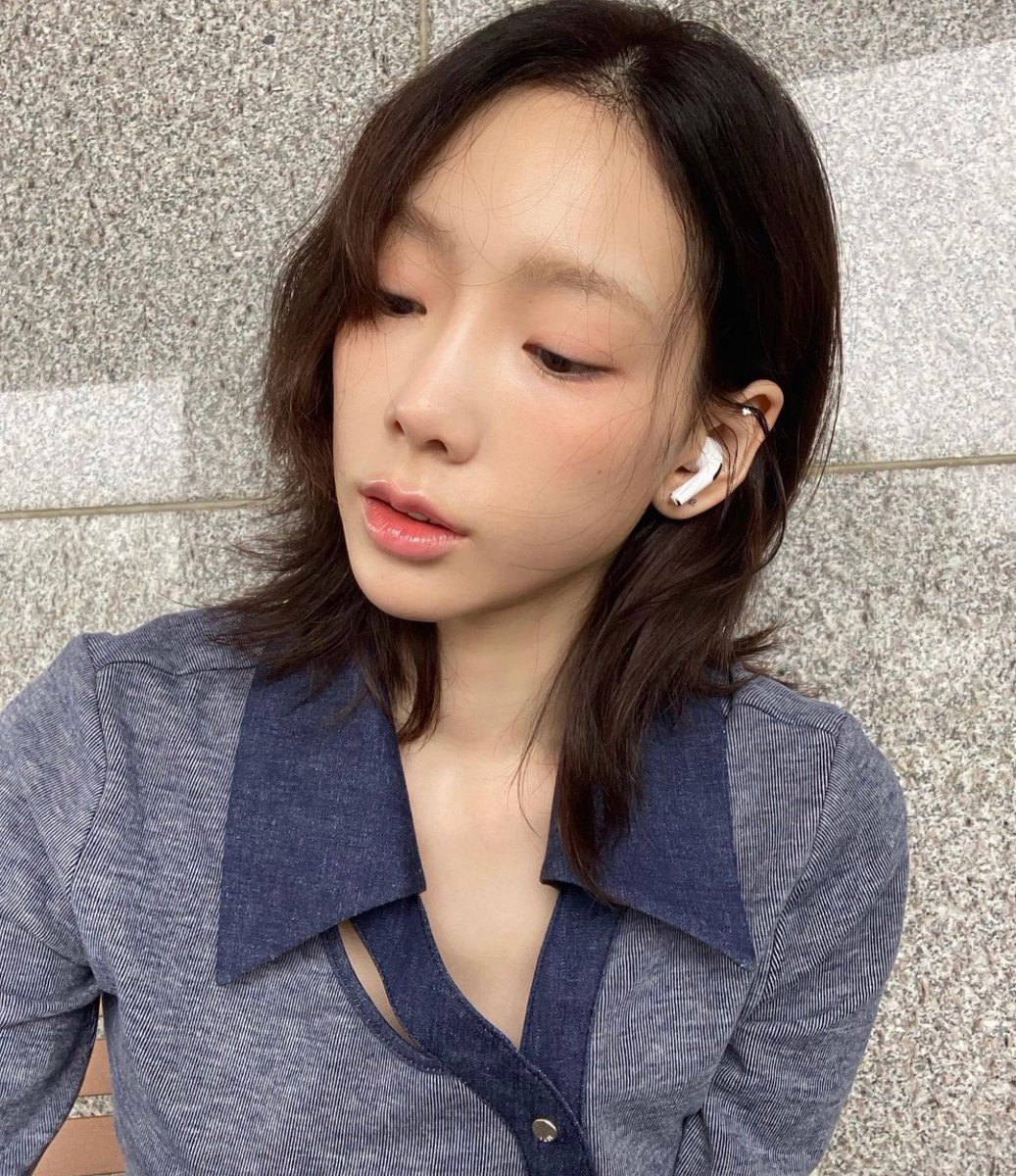 jsj_sook's tweet photo. @𝗌𝗈𝗈𝗄𝗂 just shared a new picture on #jsjpics

Cansada e desejando férias. https://t.co/FM4CoO7bD7