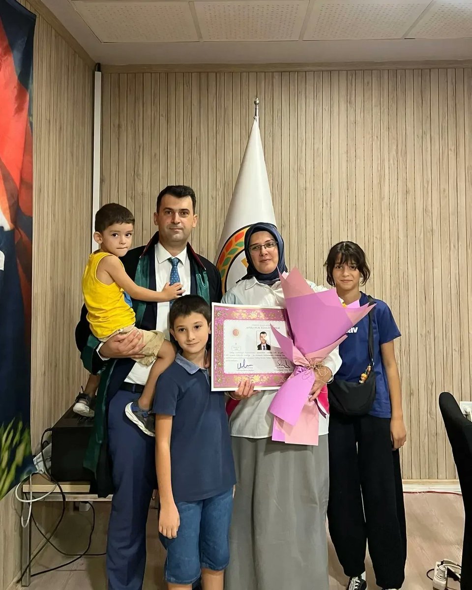 HidayetSARI's tweet photo. Osmaniye Barosunda düzenlenen törenle avukatlık ruhsatımızı aldık. Daha adil bir Türkiye için gayret edeceğiz. https://t.co/buxZ7EIlfd