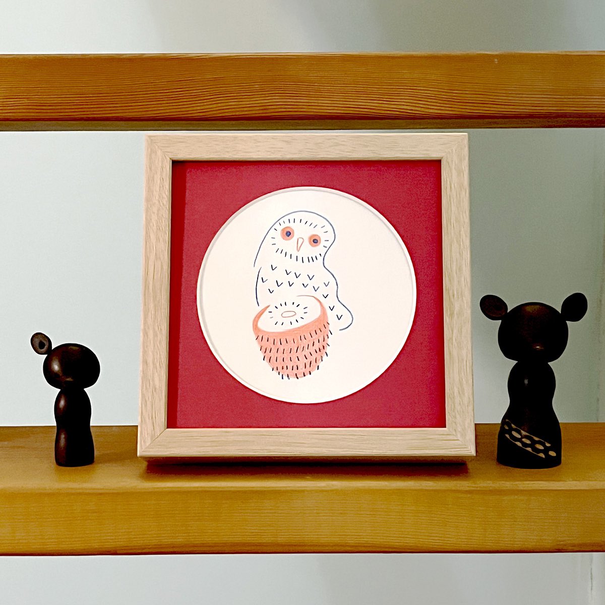 深夜です🦉  出展作品  『キウイと』  額装:150mm×150mm×35mm   ーーー  ryuku solo exhibition  『 ○ to ○ 』  日時:8/23(金)〜9/2(月)   ※ Open:金・土・日・月   11:00〜17:00   場所:watagumo舎 ( @plumno_mado )   愛媛県上浮穴郡久万高原町下畑野川甲680