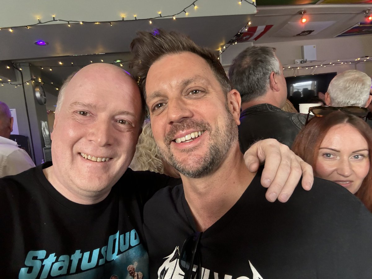 When you arelucky enough to meet <a href="/leoncavemusic/">leon cave</a> , Richie and Rhino from
Status Quo. Top gents who are generous with their time. Thank you all, appreciated