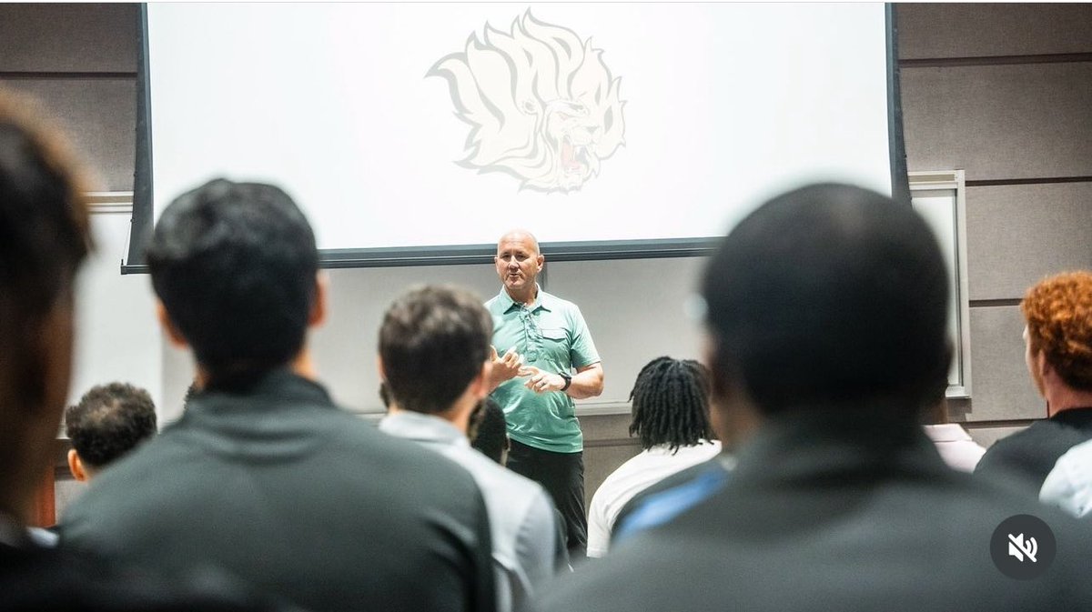Excited to announce <a href="/MLB/">MLB</a> Strength and Conditioning Coach of the year, 22 year veteran, World Series Champion Jose Vazquez was with the team! <a href="/UAPBLionsBSB/">𝐆𝐨𝐥𝐝𝐞𝐧 𝐋𝐢𝐨𝐧𝐬 𝐁𝐚𝐬𝐞𝐛𝐚𝐥𝐥 ⚾️</a>! <a href="/UAPBLionsRoar/">𝐆𝐨𝐥𝐝𝐞𝐧 𝐋𝐢𝐨𝐧𝐬 𝐀𝐭𝐡𝐥𝐞𝐭𝐢𝐜𝐬</a> <a href="/ThePRIDE2k18/">Golden Lion Nation UAPB</a>