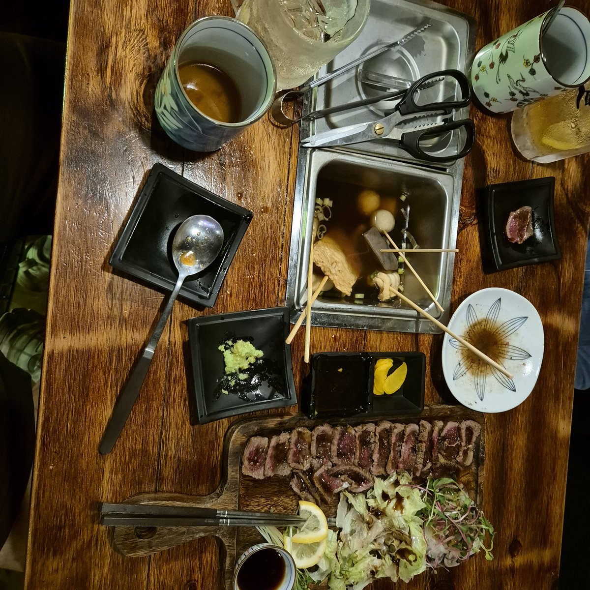 타다끼와 오뎅은 맛있다.
배불러서 연어는 다음 기회에..