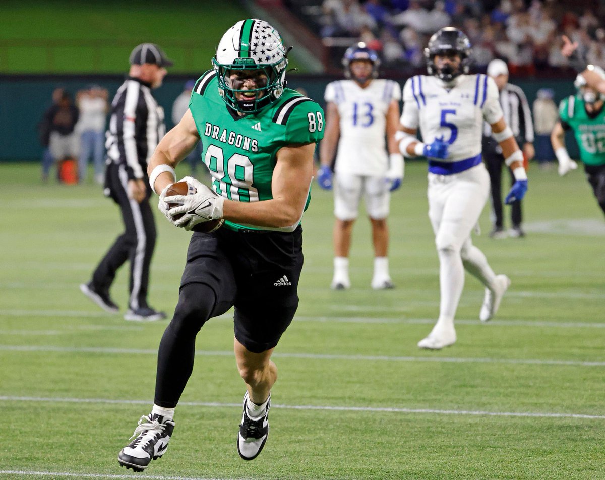 One more week until Texas high school football... 

Here are 100 Class 6A players to keep an eye on during the 2024 season. FULL LIST: star-telegram.com/sports/dfwvars…