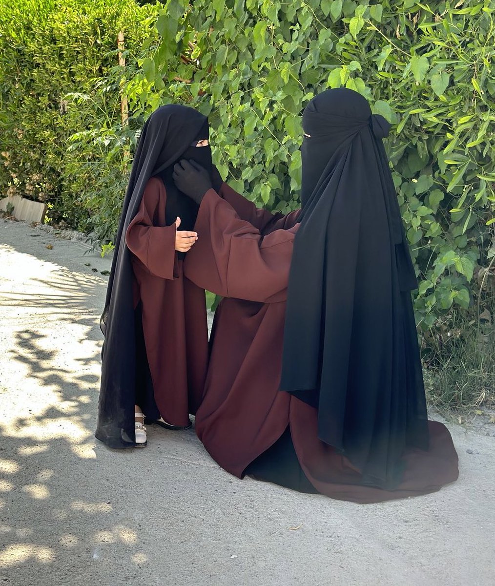 Trop de règle tu la règle 👇👇👇 
Sa dénigre  une partie de la religion