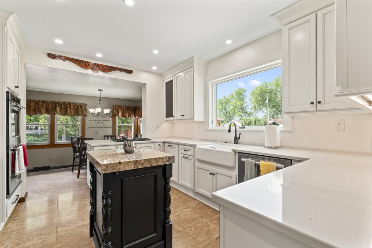 hommati227's tweet photo. 🏡😍 Amazing opportunity in this classic and stately all brick home combining old world charm and high end upgrades throughout!📍649 Shenango Rd, Beaver Falls, PA 15010
View at: https://t.co/NmyN0KNBVW

Listed by: Frank Stefura
📸 by: @Hommati227

#newlisting #newlistingalert... https://t.co/xEzD15H9kp