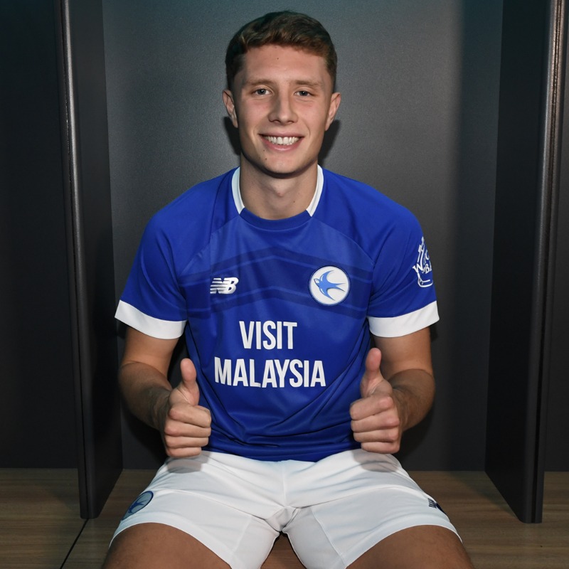 CardiffCityFC's tweet photo. We are delighted to welcome Will Fish to the Welsh capital! 💙

The central defender joins from Manchester United on a four-year deal. ✍️

#CityAsOne | @_wfish