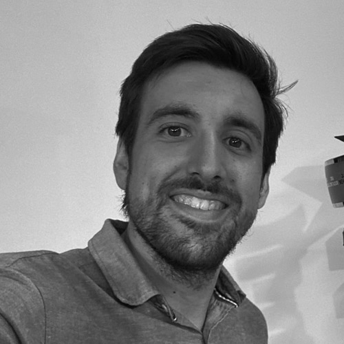 🔝 <a href="/Juan_Clavijo_/">Juan Clavijo</a>, experto en paidsocial y comunicación digital.

Además, es narrador para <a href="/Eurosport_ES/">Eurosport.es</a>  y CEO y Fundador de <a href="/ElMaillot_/">El Maillot</a>, un ejemplo exitoso de podcast 🙌

¡No te quedes sin tu plaza y MATRICÚLATE en hola@socialmediabro.es!