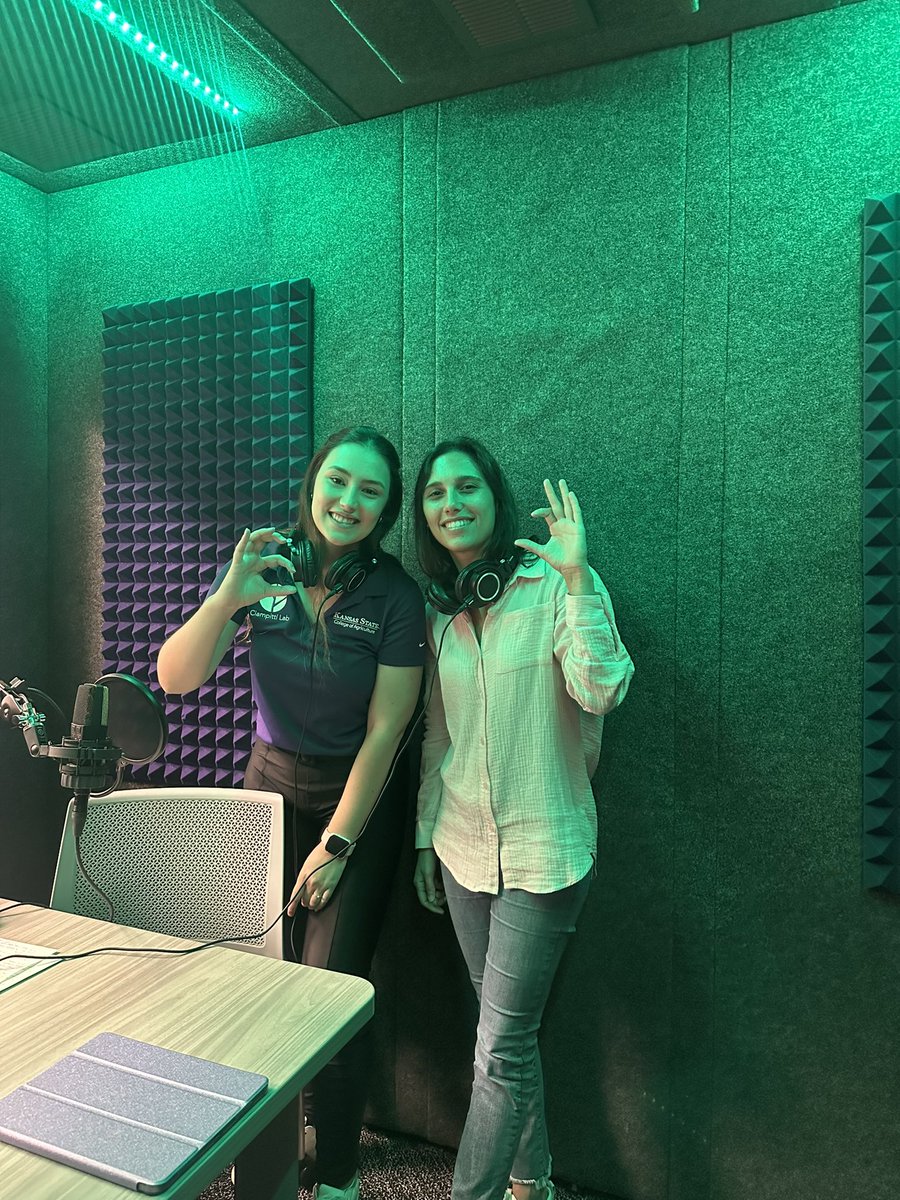 volpato_nat's tweet photo. 🎙️My first experience on a podcast has been amazing! Today, I had the chance to share insights about my master’s research project, professional experience, and my journey in the USA as an international student. https://t.co/d0b1kqPcMm
