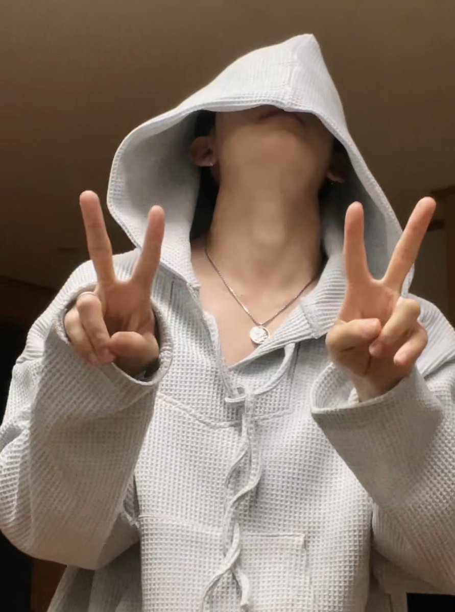 zzommzzomm's tweet photo. ✌️빵나잇✌️ https://t.co/oOerKAnwTi