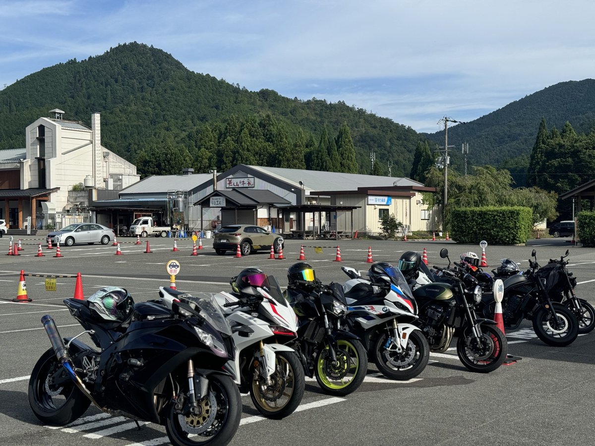 iy_gsr's tweet photo. z900rs eu仕様たのしかた https://t.co/3HbF9ybQiA