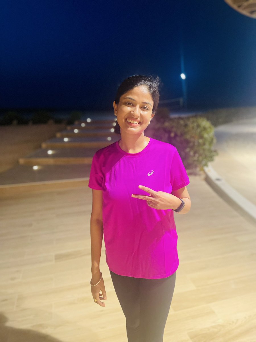 NiharikaDash14's tweet photo. Dubai is getting calmer after a long, hot summer. It’s back to Fridays by the sea. I dedicate one day to outdoor running and workouts, feeling happy and relaxed.

#fridaywalk 
#FridayFeeling 
#outdoorrun https://t.co/JgURgEkrQJ