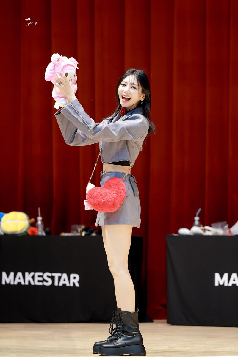 kiminjipics's tweet photo. 240719｜© raffine
HQ ⋆ #지유 #드림캐쳐 #JIU https://t.co/YzrQapl7S4