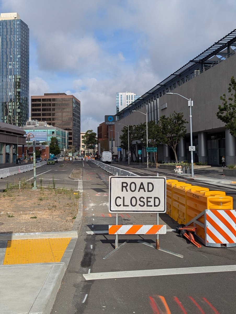 CharlieReam's tweet photo. Ecstatic to see another separated bike lane project starting up in Downtown Oakland on 20th St from Broadway to Harrison.   A long time coming on this one! https://t.co/JpOoGioFFp