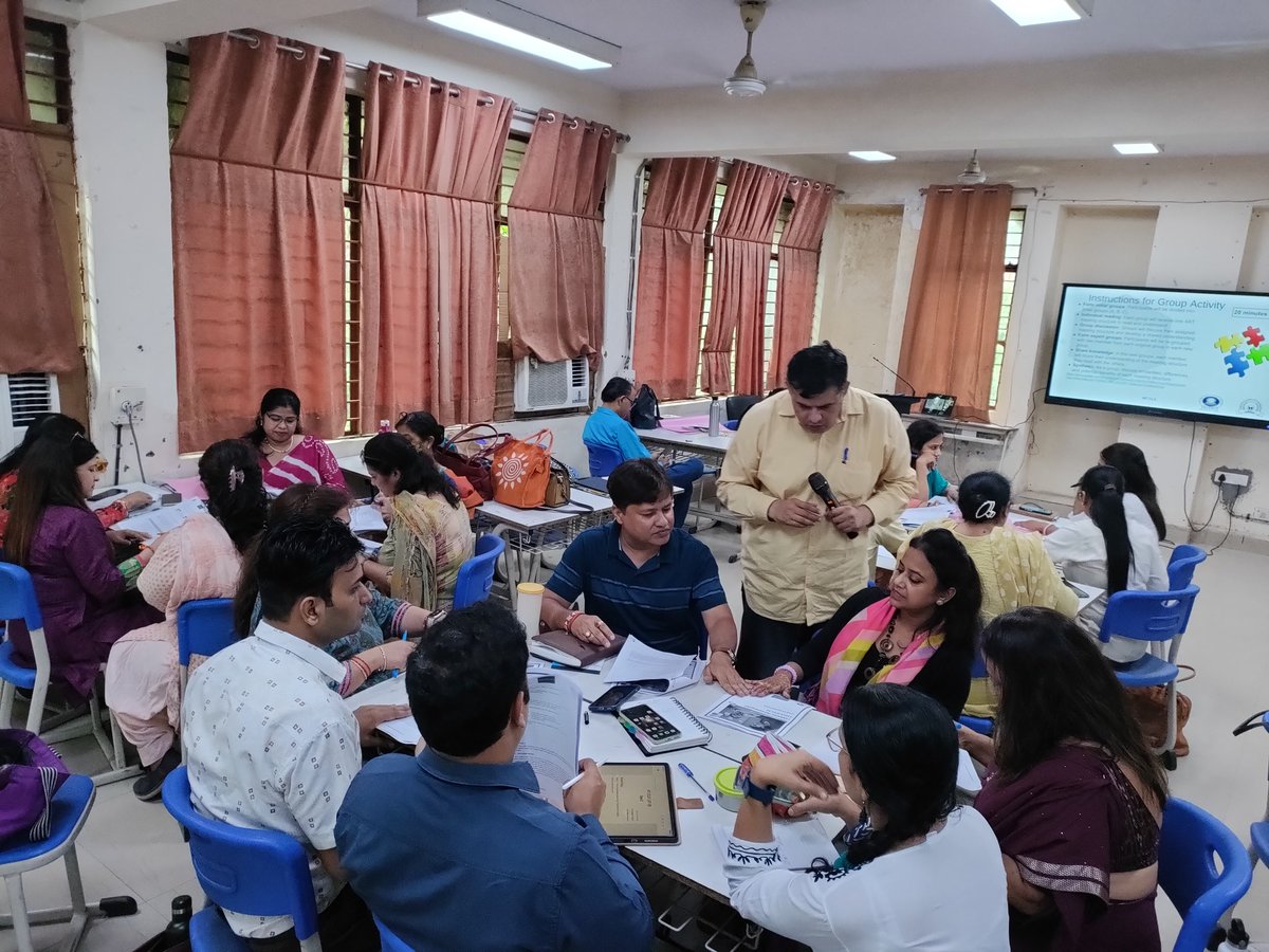 TDCProgram's tweet photo. After 14 successful cycles, @TDCProgram is back with Learning Improvement Cycle 15
#LIC15
This cycle focuses on learning outcome based planning, with DIET Facilitators & Mentor Teachers diving into backward planning, goal ladder strategy & learning outcome based lesson planning. https://t.co/afwTmkLbru