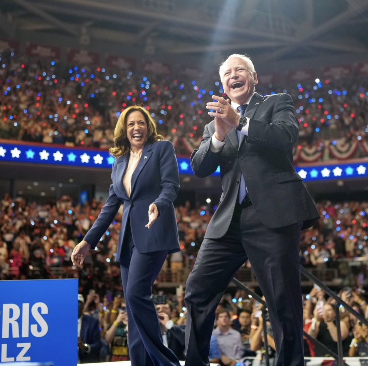 DMLaBar's tweet photo. After this week’s #DNC2024CHICAGO I am more sure than ever that Kamala Harris and Tim Walz are fighting for the future of this Country. 

Hope is indeed making a comeback! 🇺🇸💙🇺🇸
#HarrisWalz2024 
#HopeIsMakingAComeback https://t.co/6GxPoFdvxC