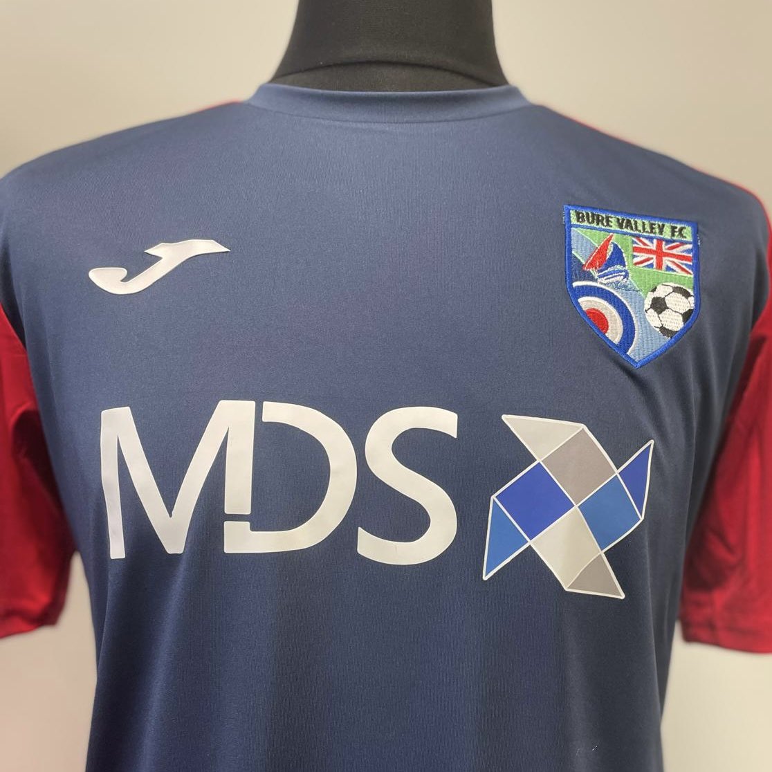 99kits_com's tweet photo. Fresh batch for @burevalleyyfc 🔥 

Sponsors: MDS | @Acornprop | @MeantimeMediaCo | @FlameSkill 

#99Kits #YourUltimateKitPartner https://t.co/Wm5KJYZE8Q