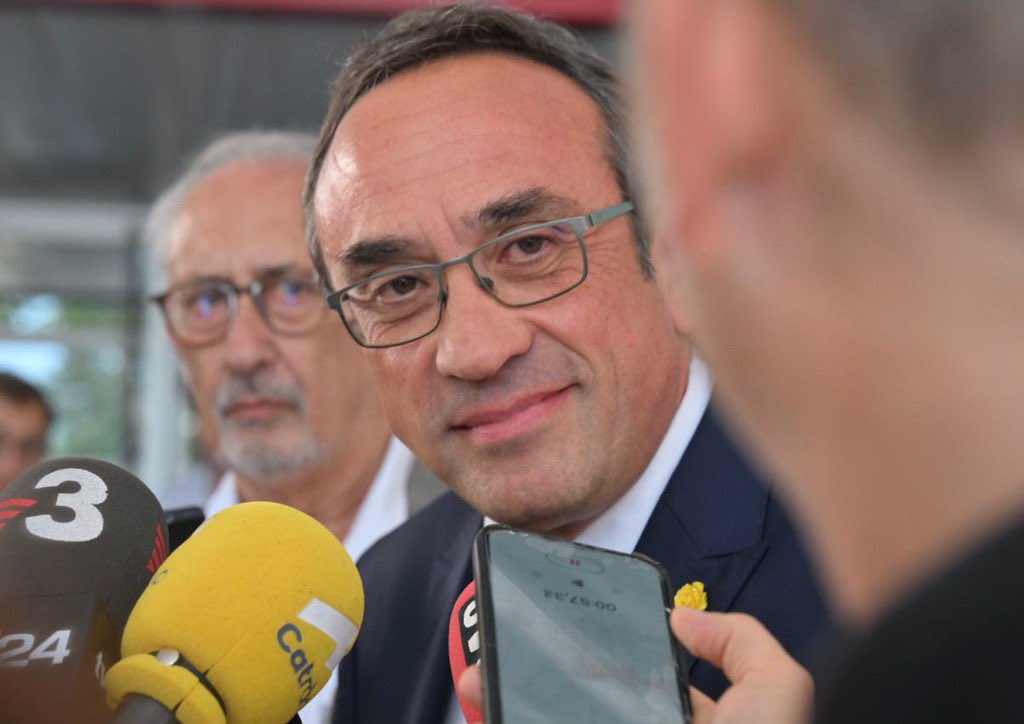 Josep Rull i Andreu (@joseprull) on Twitter photo A la <a href="/UCE_CAT/">Universitat Catalana d'Estiu</a> he parlat dels Països Catalans, de com reforçar els llaços que ens uneixen i de fer-ho en un context advers.
Ens cal actuar amb mentalitat de construir la nació des de totes les instàncies i estendre arreu la nostra voluntat de ser per garantir el futur col·lectiu. A la <a href="/UCE_CAT/">Universitat Catalana d'Estiu</a> he parlat dels Països Catalans, de com reforçar els llaços que ens uneixen i de fer-ho en un context advers.
Ens cal actuar amb mentalitat de construir la nació des de totes les instàncies i estendre arreu la nostra voluntat de ser per garantir el futur col·lectiu.