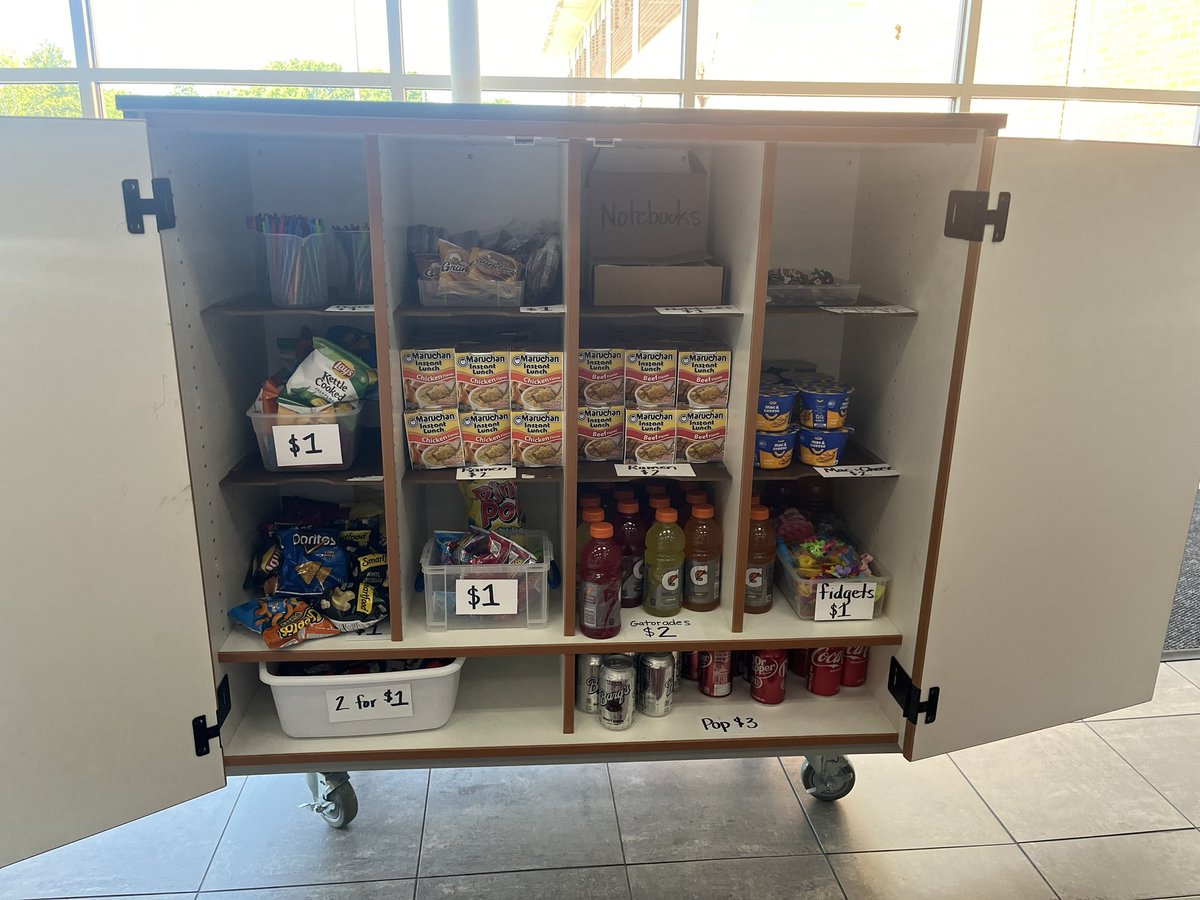 davakalt's tweet photo. Introducing the new sensation rolling around @heritage_lions, the CAT Cart! Students can cash in their Cat Bucks they earn for prizes. #PBIS https://t.co/9IF0CyliWT