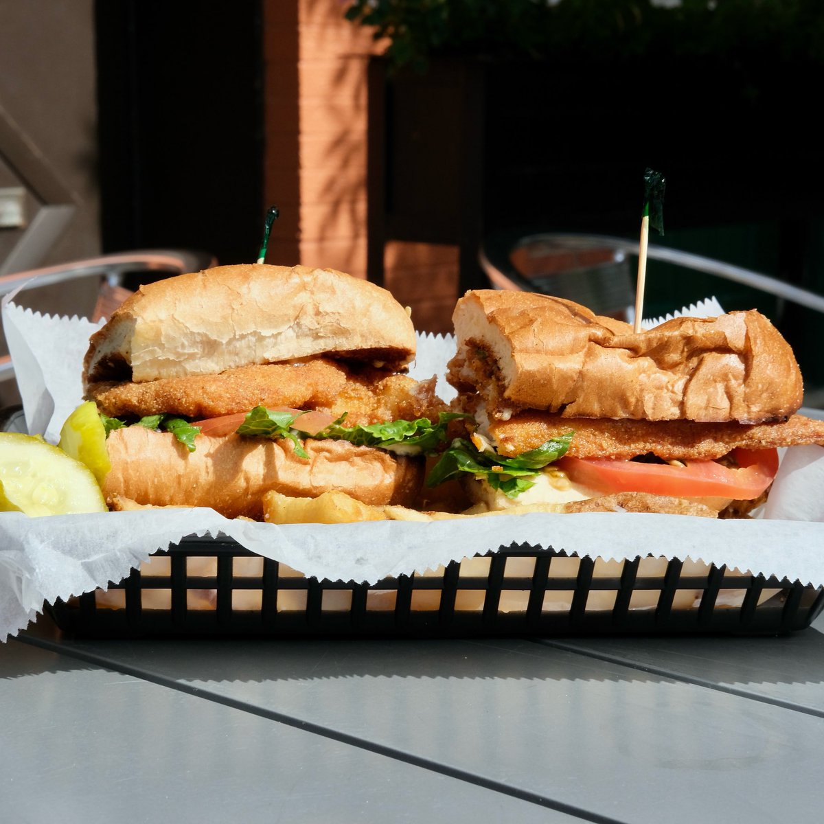 Po’Boys on the patio! ☀️

Open daily at 11am. Delivery &amp; pickup available. Call ahead for pickup: (773) 935-1919. View menu &amp; more at chicagotoons.com

#chicagobars #wrigleyville #southportcorridor #lakeviewchicago