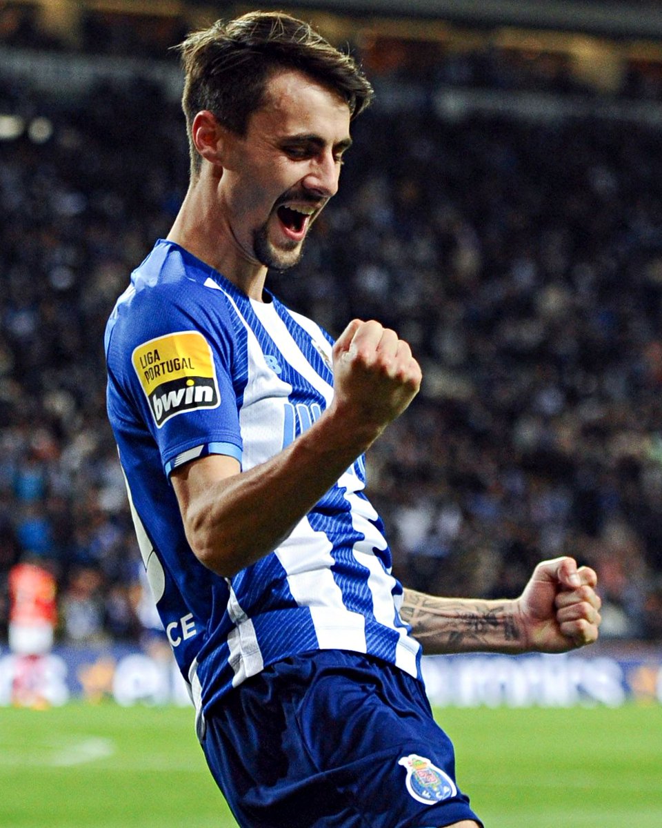 🚨 Fábio Vieira está de volta ao Porto por empréstimo, informa <a href="/David_Ornstein/">David Ornstein</a> 🚨