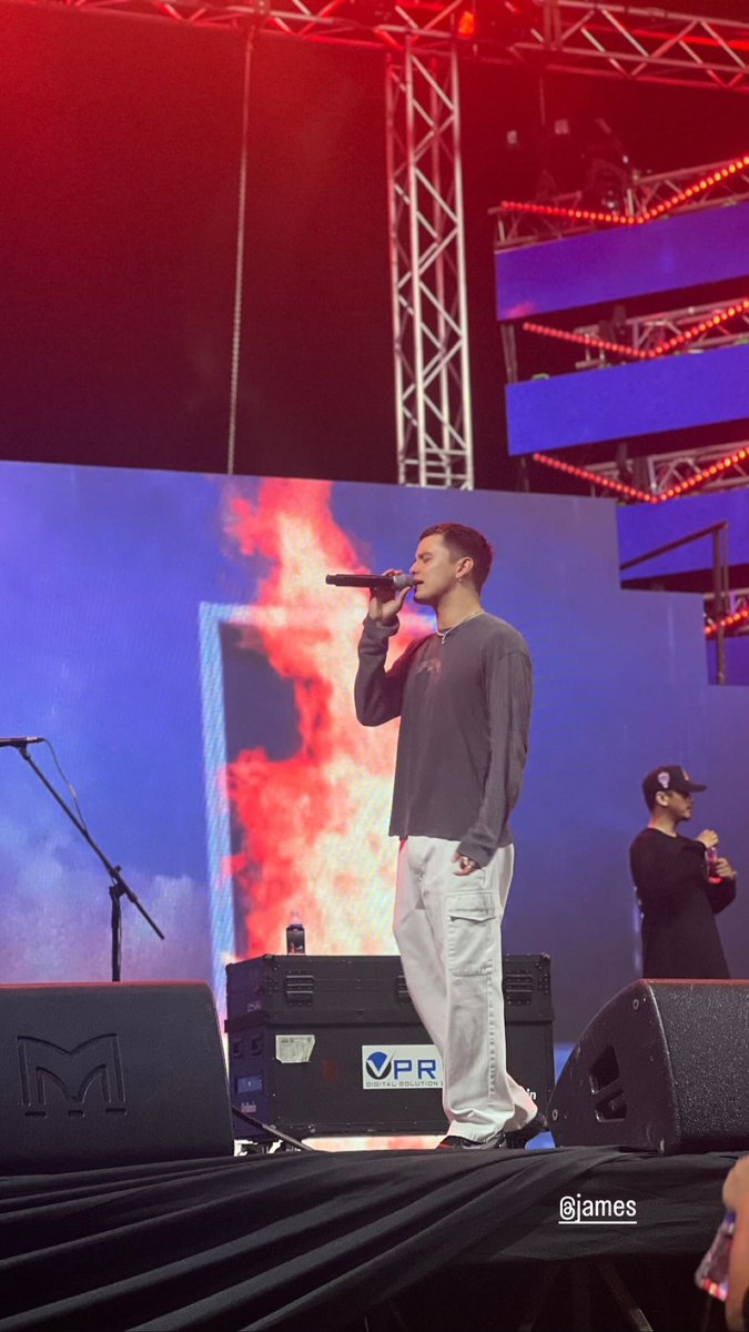 Prindet's tweet photo. 🎤Soundcheck time with James Reid! 🎤

#JamesReid l James Reid l @tellemjaye 
#HydroManila #SoundcheckSession
©️hydromanila https://t.co/W1HadJoPpA