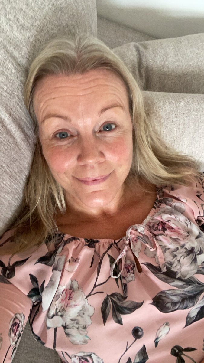 Inledde helgen med en ansiktsbehandling, fick lite glow ✨
Trevlig helg på er! 🥰