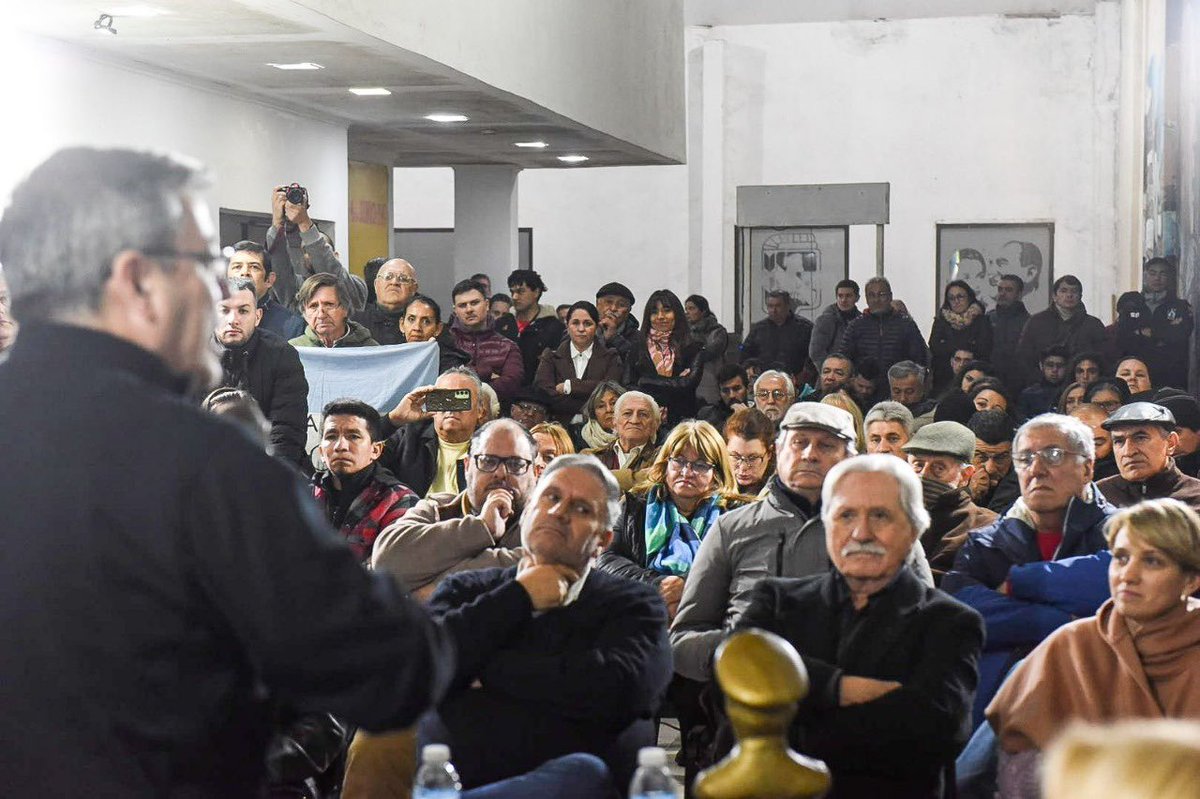 uxlapatriactes's tweet photo. El Jefe del @Diputados_UxP @gerpmartinez estuvo en la sede del Partido Justicialista de Corrientes participando del Ciclo de Talleres de Formación y Jornadas de Debate destinado a los cuadros militantes y a las organizaciones de base del Justicialismo de Corrientes. https://t.co/Cd9wJXV58n