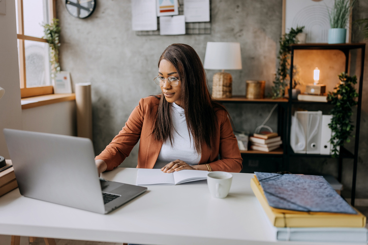 BrockCline's tweet photo. Embracing ergonomic furniture and design can reduce physical discomfort and the risk of long-term health issues, boost employee morale, increase productivity, and foster a positive and supportive workplace culture. #Wellness https://t.co/4U2qvbkhSp https://t.co/0ciQerjO1U