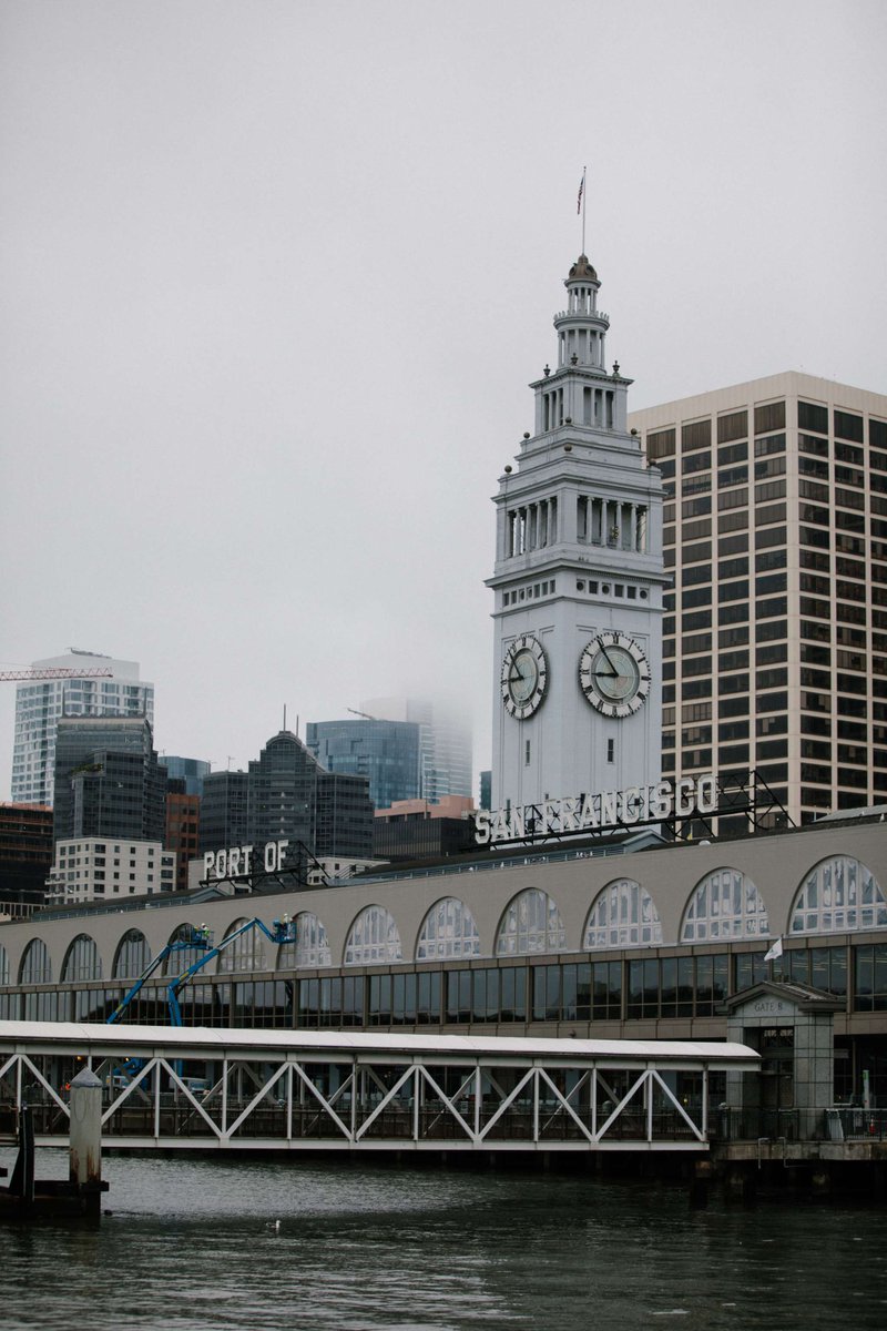 SFPort's tweet photo. Foggy mornings, iconic views. 🌁 

#SanFrancisco #Waterfront #SFPort #FerryBuilding #VisitSanFrancisco https://t.co/zlJoXFGTJF