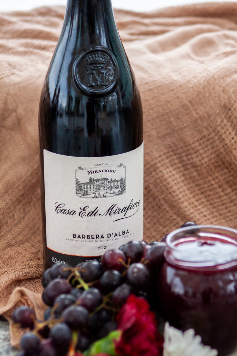Experience a world of richness and depth with Mirafiore’s Barbera D’Alba DOC 🍷 It’s the perfect harmony of blackberry, coffee, and leather, wrapped in velvety tannins and crowned with a long, savory finish 💫 #mirafiorewines #barberad’alba #italianwines #Jurong