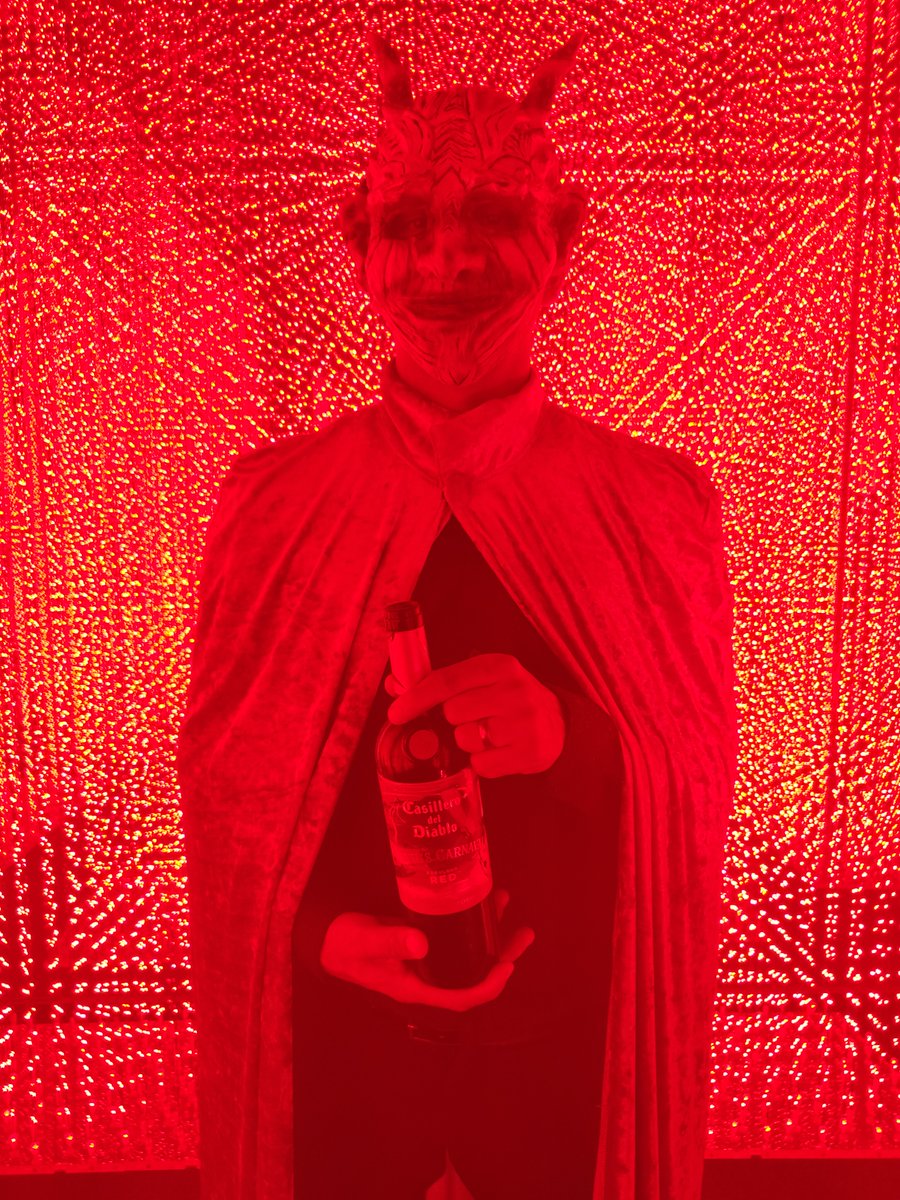 ItmagazineMex's tweet image. La marca de vinos @Casillero_diablo tuvo su nuevo lanzamiento con una temática de DEVIL'S CARNAVAL

Por cuarto años consecutivos Casillero del Diablo ha sido destacada por la prestigiosa consultora inglesa Wine Intelligence como la 2da mejor del mundo.

#DEVILSCARNAVAL